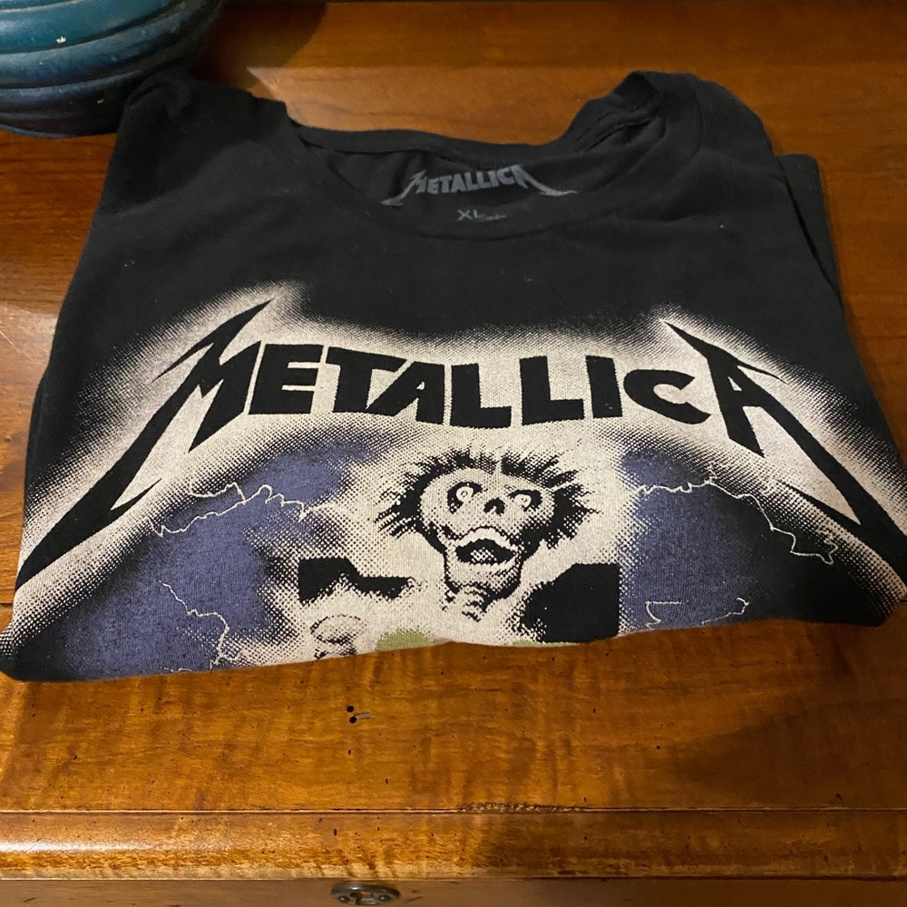 Metallica tee size xl